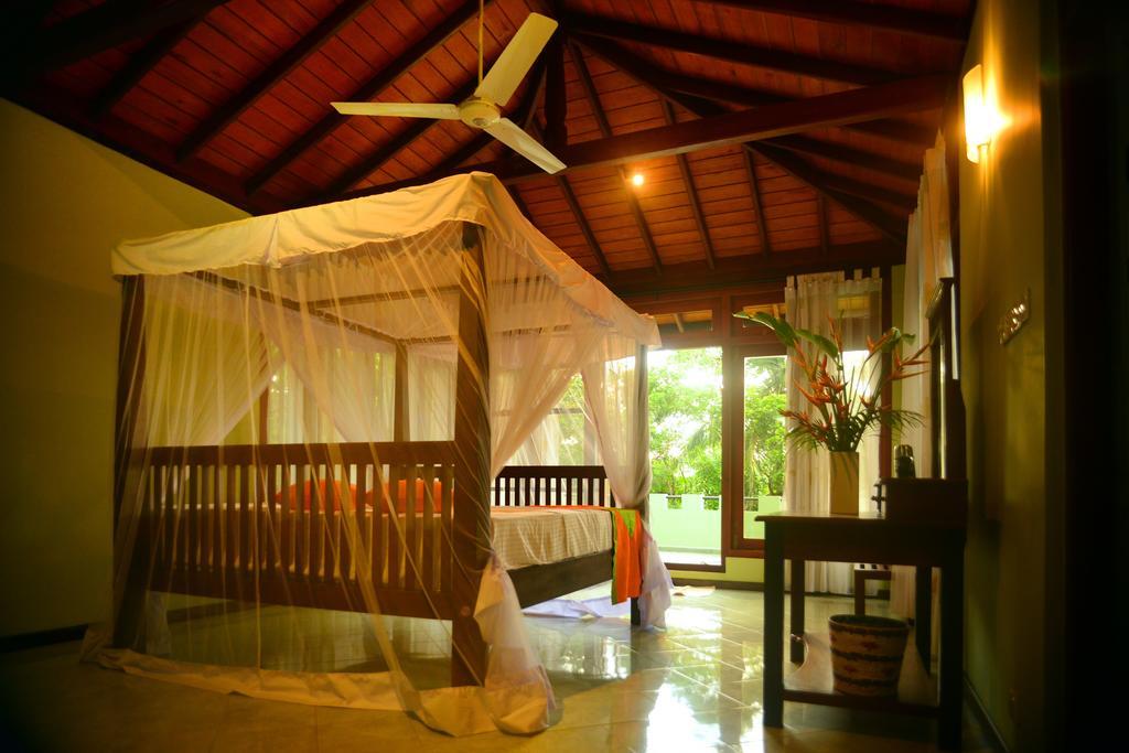 Tropical Retreat Hotel Unawatuna Room photo