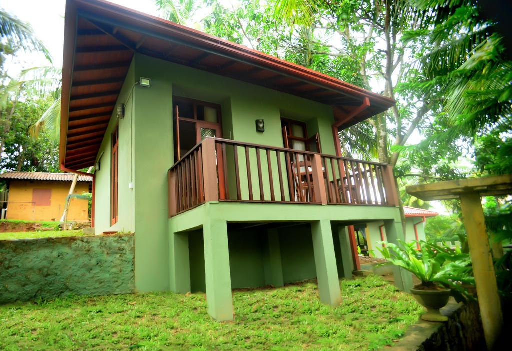 Tropical Retreat Hotel Unawatuna Room photo